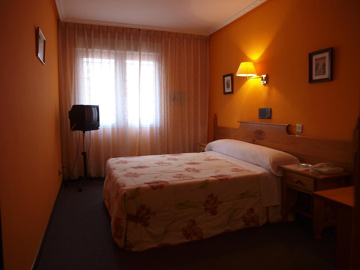 Hotel Paris Хихон Экстерьер фото